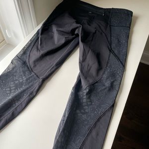 Lululemon leggings size 6